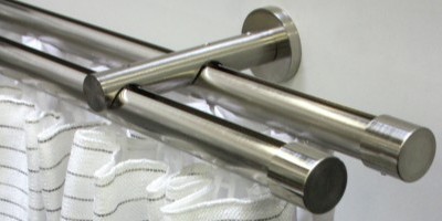 Vorhangstange mit Kräuselband im Innenlauf